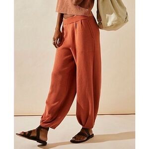 Free People FP Beach Pants Womens XS Knit Jogger Baggy Freya Stretch Rust Linen